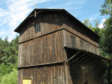 Drewniany młyn nad Mrożycą w miejscowości Dąbrówka Mała, 